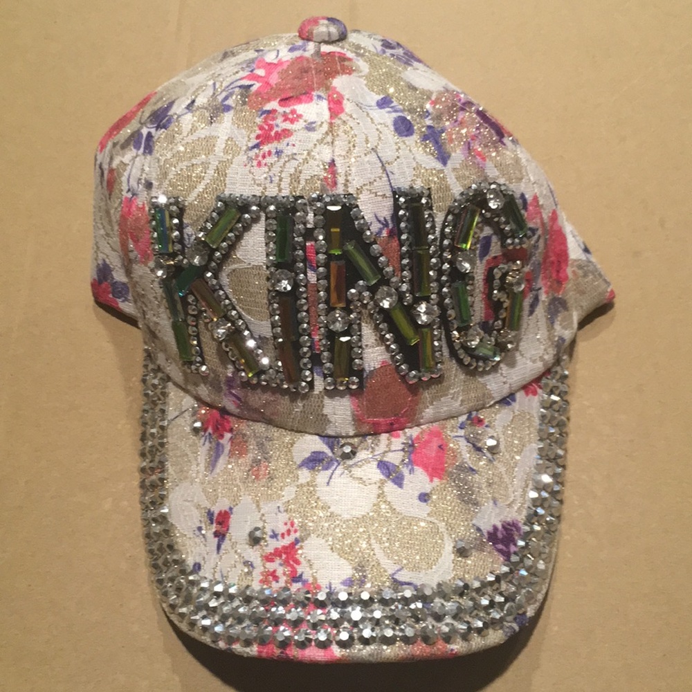 Rhinestone hat with King in rhinestones new